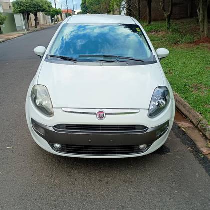 FIAT PUNTO 1.6 ESSENCE 16V FLEX 4P MANUAL FIAT PUNTO 1.6 ESSENCE 16V FLEX 4P MANUAL